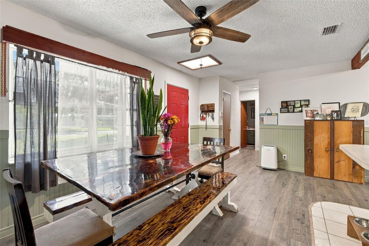 Photo 5 of 507 Oakwood St, Crescent City, FL 32112