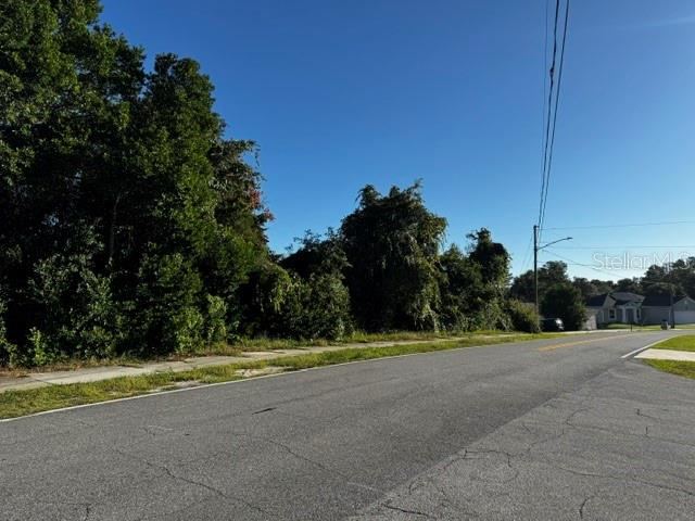 Photo 4 of 1402 Ne Old Mill Dr, Deltona, FL 32725