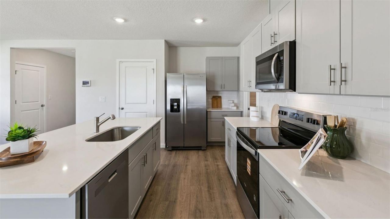 Photo 5 of 906 Bluet Dr, Port Orange, FL 32129