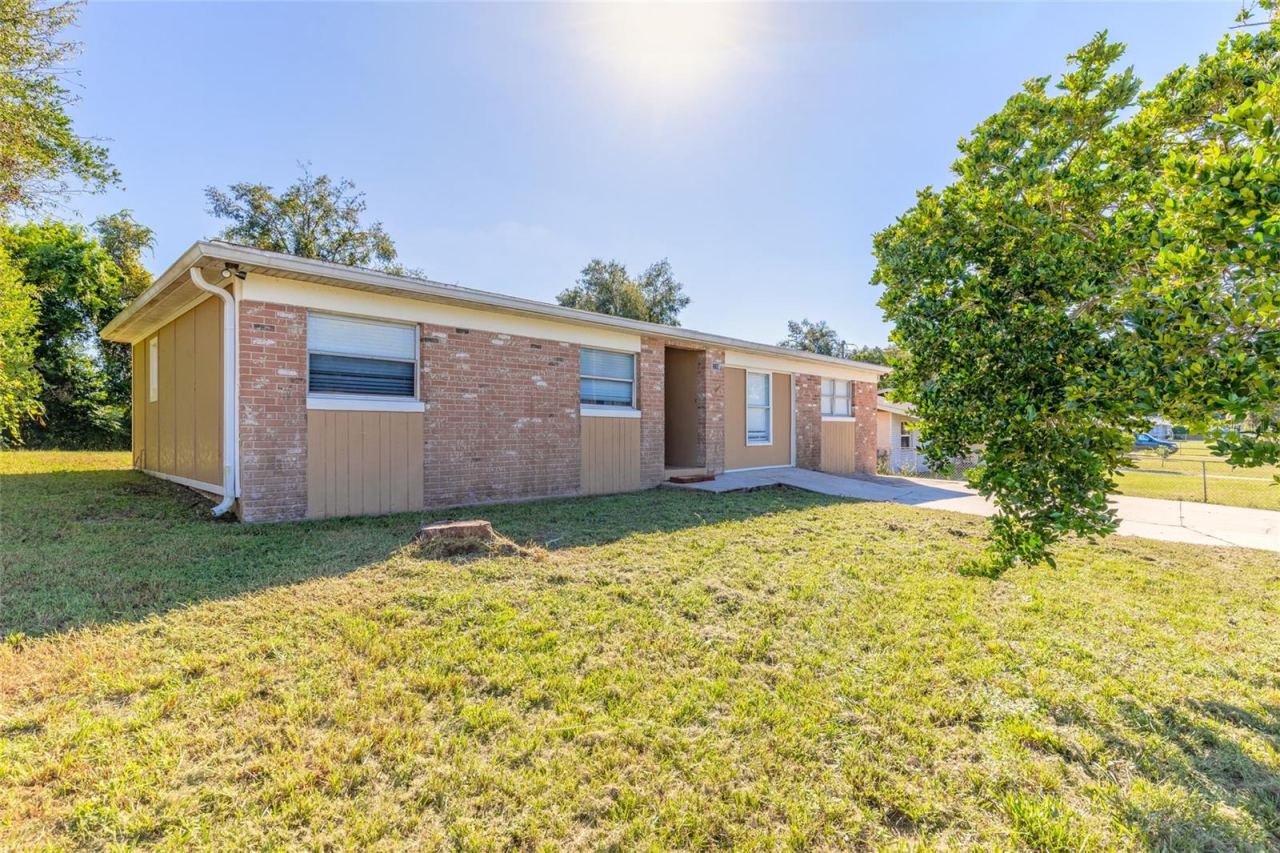 Photo 3 of 228 E Holly Dr, Orange City, FL 32763