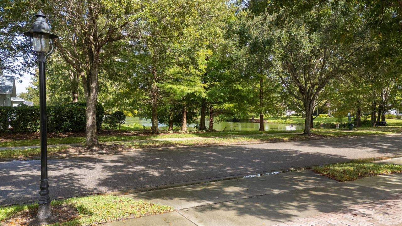 Photo 5 of 1594 Lincolnshire Dr, Deland, FL 32724