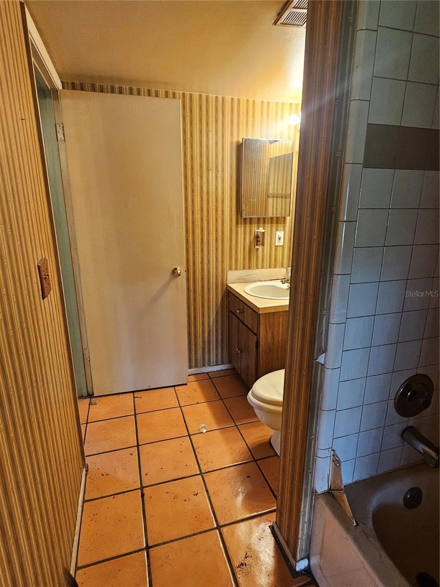 Photo 4 of 688 Golden Sunshine Cir, Orlando, FL 32807