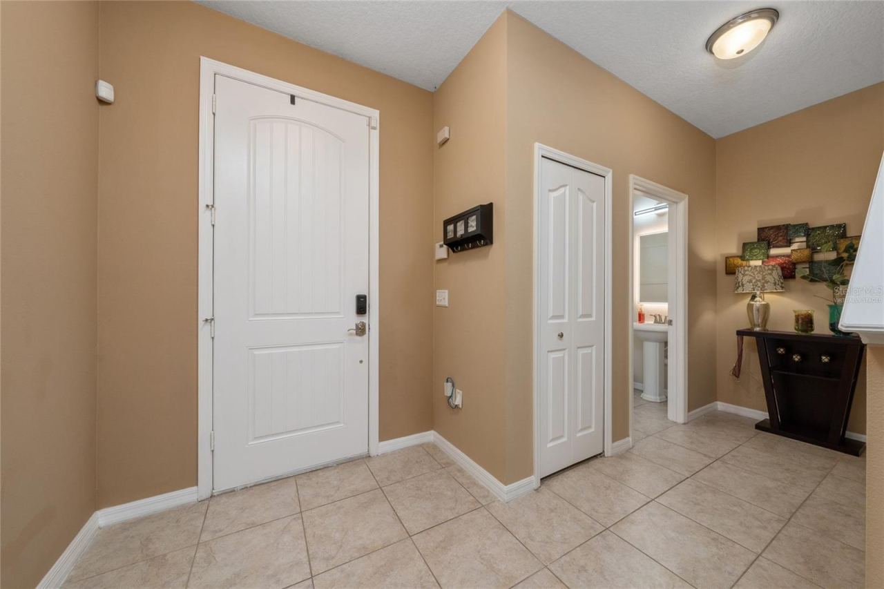 Photo 3 of 11919 Verrazano Dr, Orlando, FL 32836