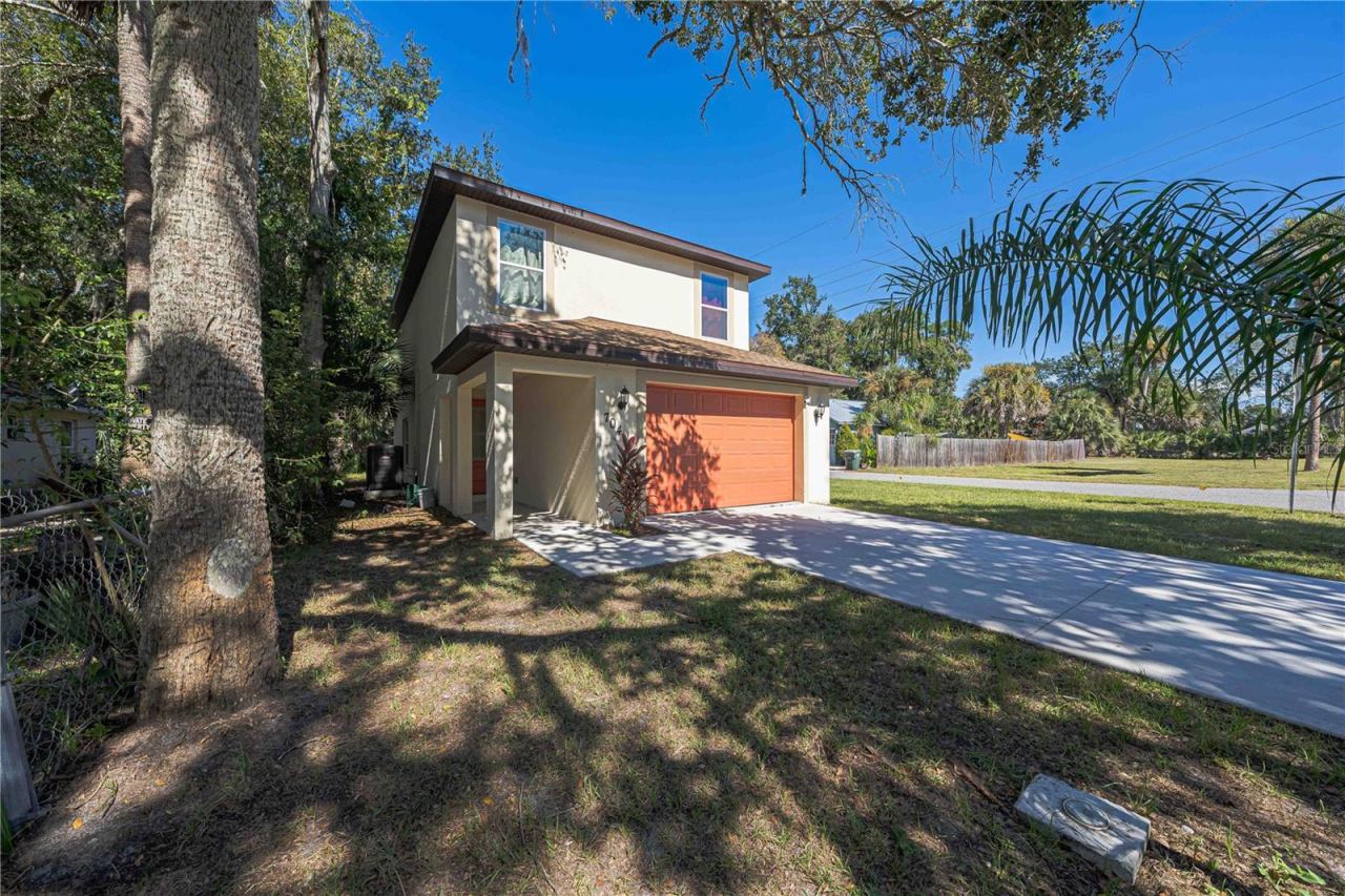 Photo 4 of 704 Cedar St, Daytona Beach, FL 32114