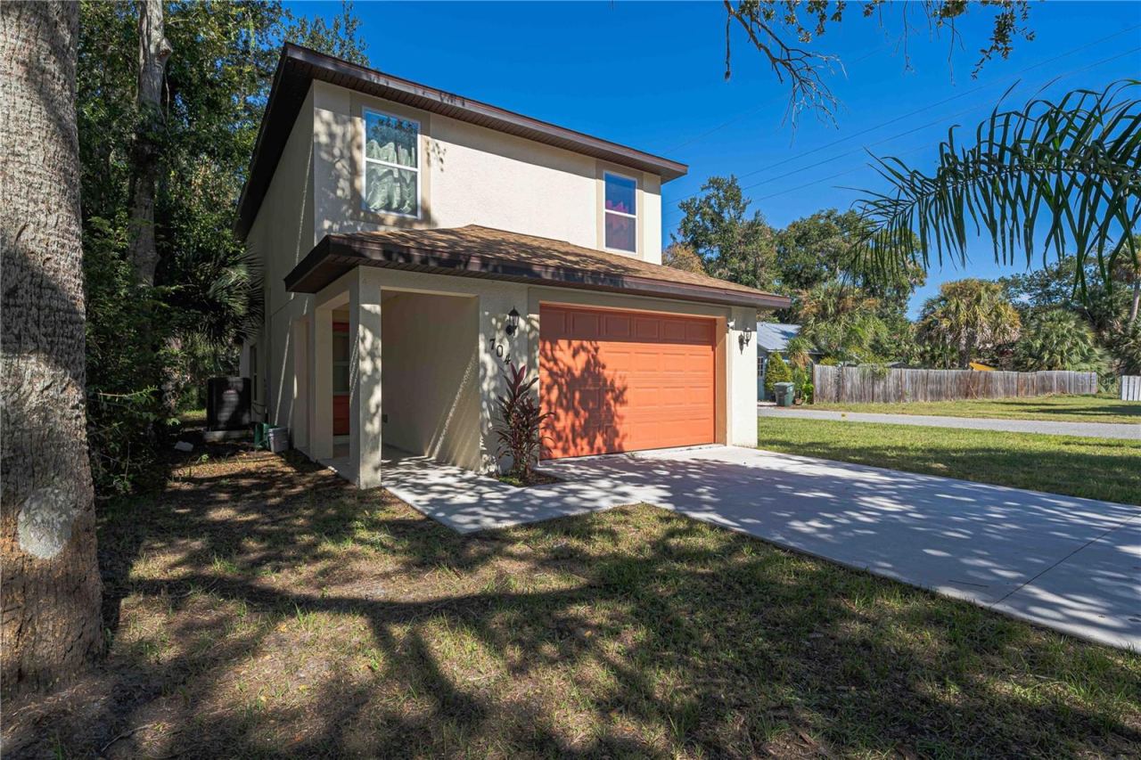 Photo 5 of 704 Cedar St, Daytona Beach, FL 32114