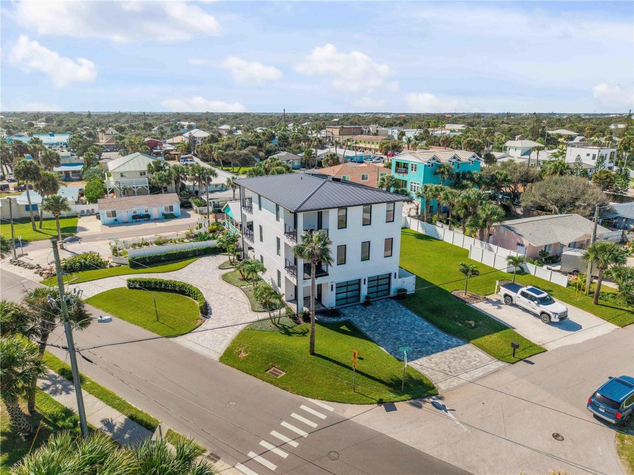 Photo 4 of 409 Lincoln Ave, New Smyrna Beach, FL 32169