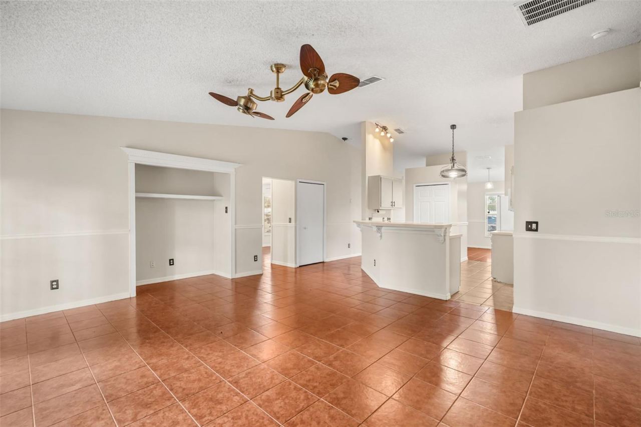Photo 4 of 2728 Corrigan Dr, Deltona, FL 32738