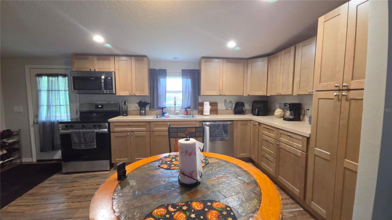Photo 5 of 2381 Old Daytona Rd, Deland, FL 32724