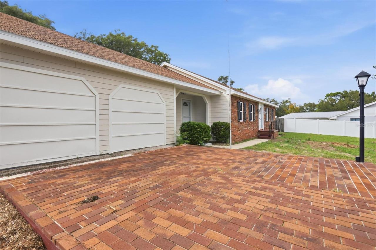 Photo 4 of 2662 Palm Ter, Deland, FL 32720