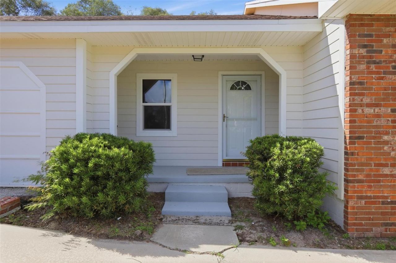 Photo 5 of 2662 Palm Ter, Deland, FL 32720
