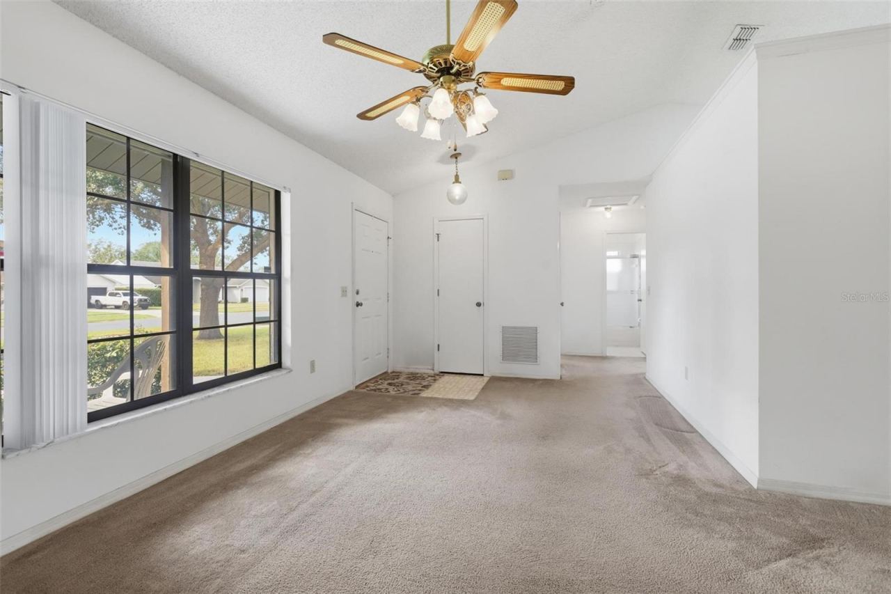 Photo 4 of 1381 Heather Glen Dr, Deland, FL 32724