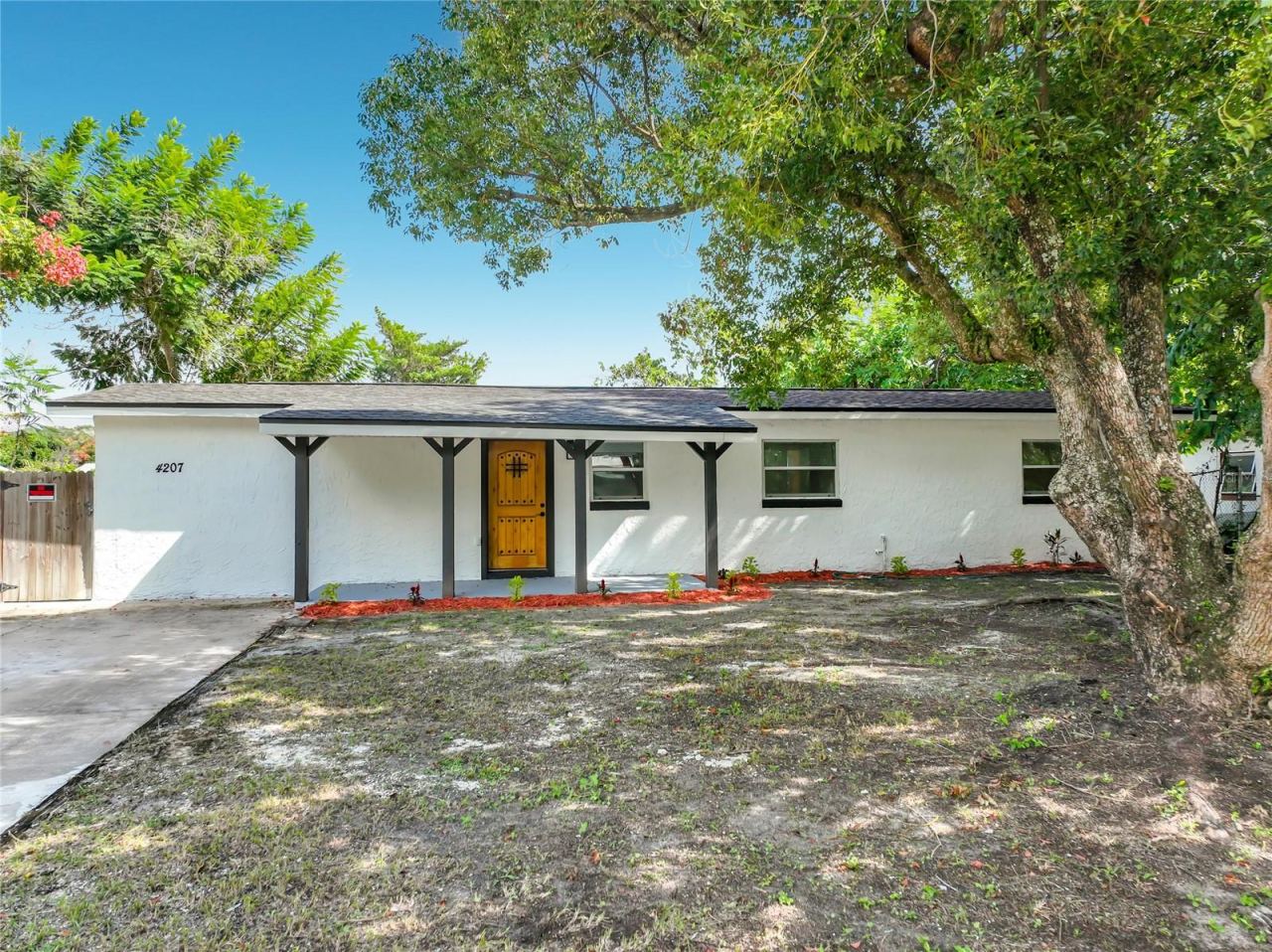 Photo 2 of 4207 Seybold Ave, Orlando, FL 32808