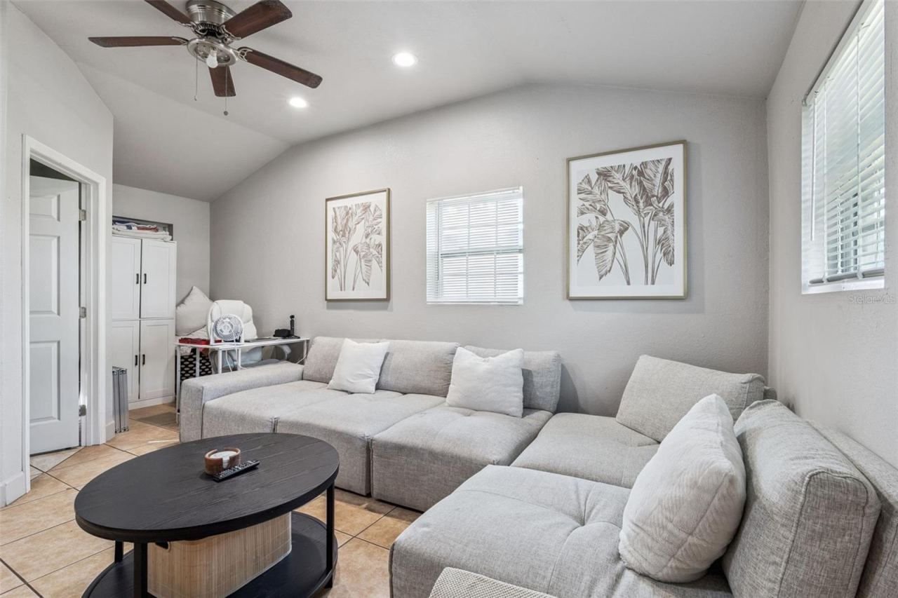 Photo 4 of 5212 Aloha St, Orlando, FL 32810
