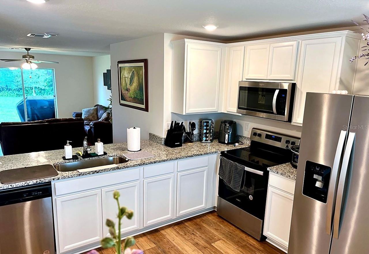 Photo 4 of 2531 Lake Helen Osteen Rd, Deltona, FL 32738