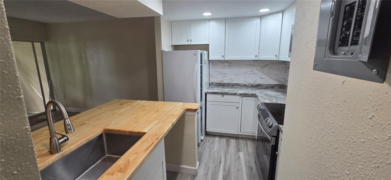 Photo 3 of 100 Sweetgum Woods Ct #14c, Deltona, FL 32725