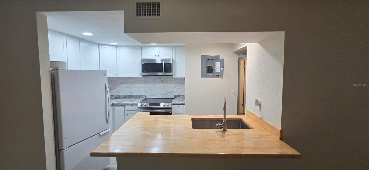 Photo 5 of 100 Sweetgum Woods Ct #14c, Deltona, FL 32725