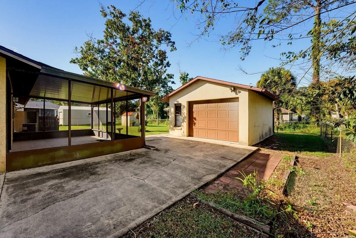 Photo 4 of 2226 Vista Palm Dr, Edgewater, FL 32141