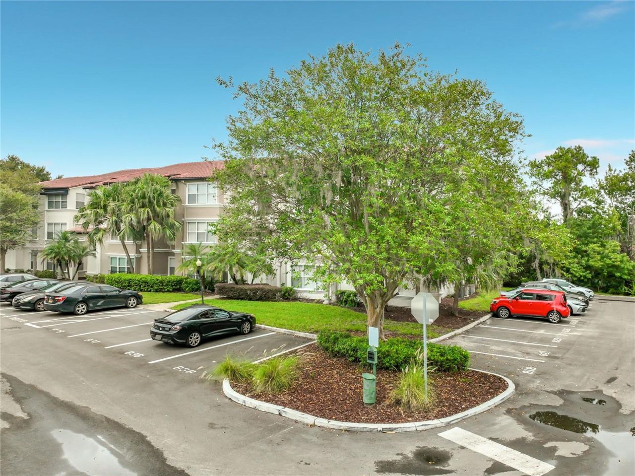 Photo 4 of 5140 Conroy Rd #18, Orlando, FL 32811