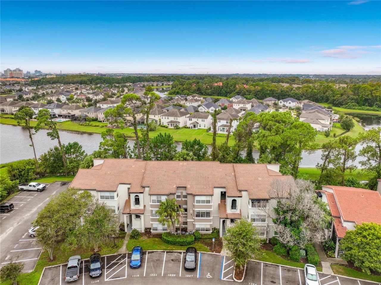 Photo 2 of 5148 Conroy Rd #34, Orlando, FL 32811