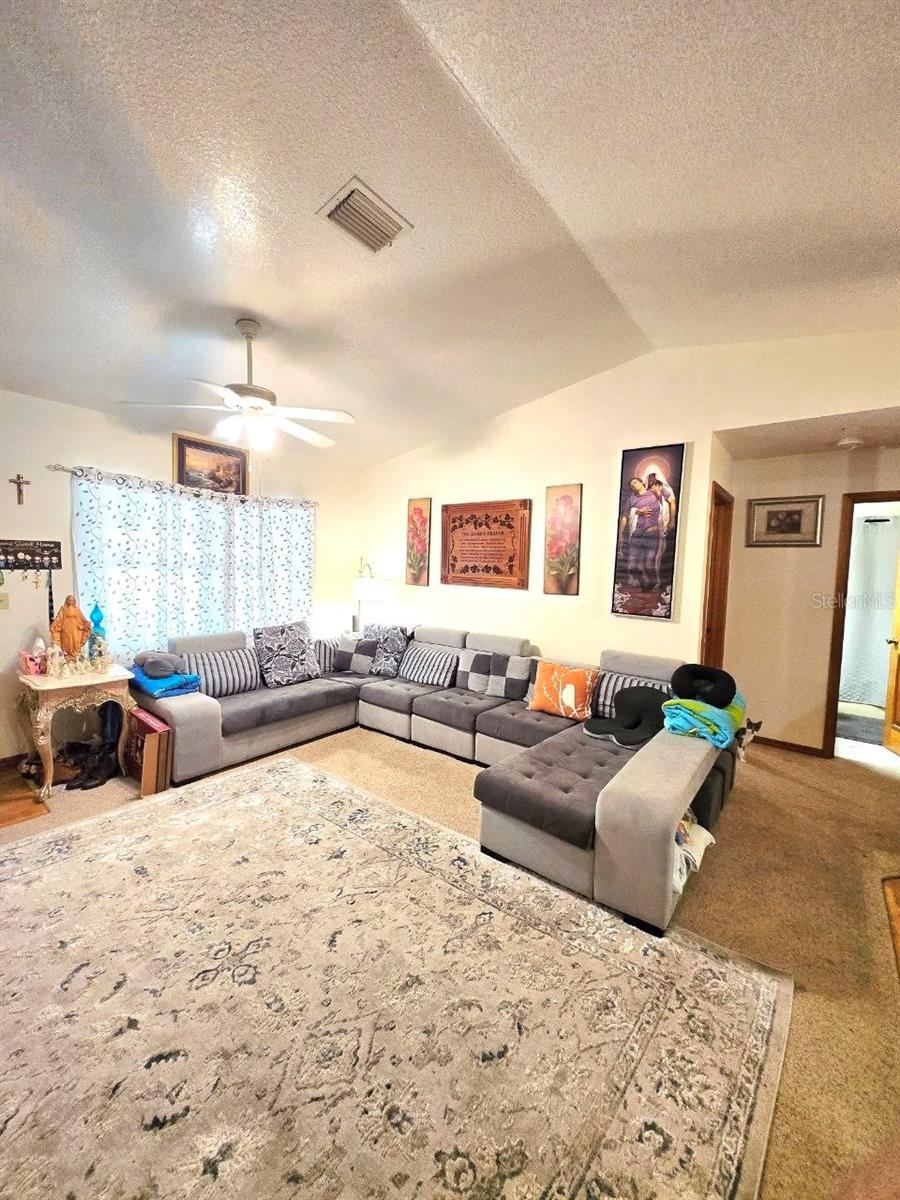 Photo 5 of 205 W Simon Ave, Apopka, FL 32712