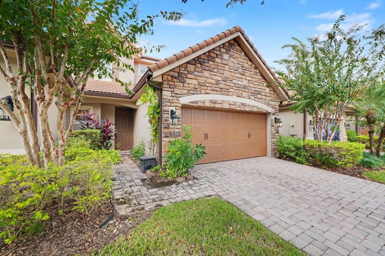 Photo 2 of 10329 Belfry Cir, Orlando, FL 32832