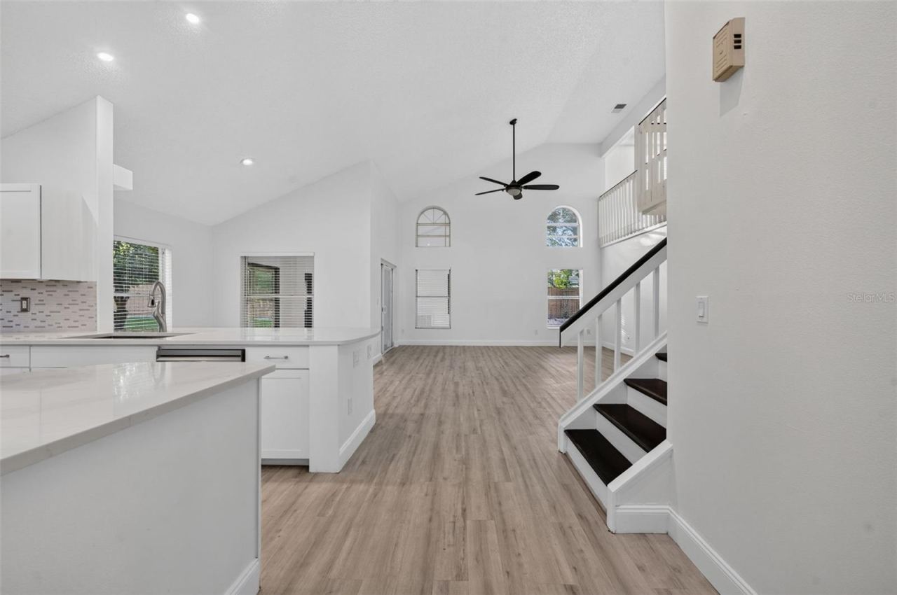 Photo 3 of 3828 Guildford Ct, Orlando, FL 32817