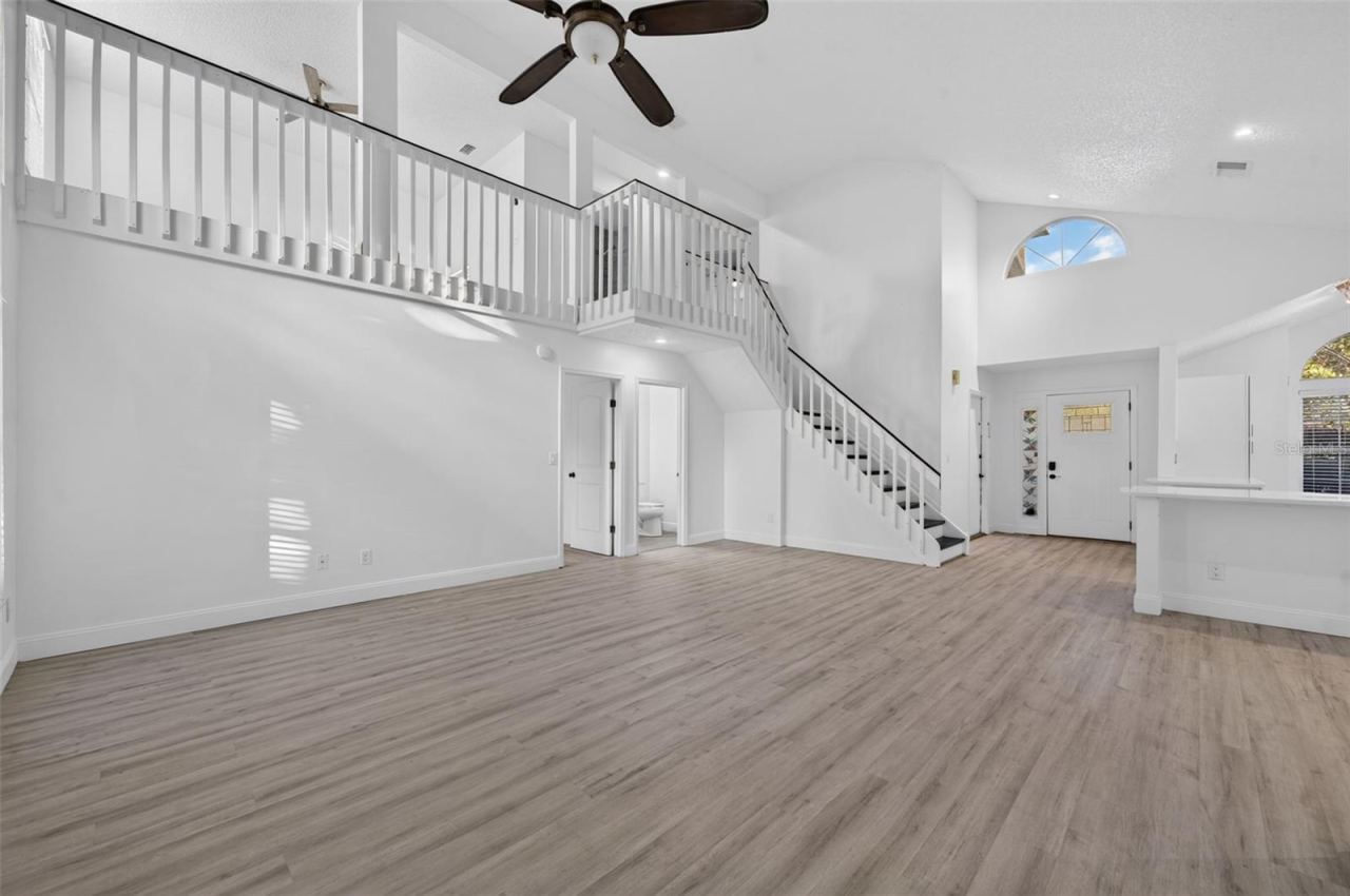 Photo 4 of 3828 Guildford Ct, Orlando, FL 32817