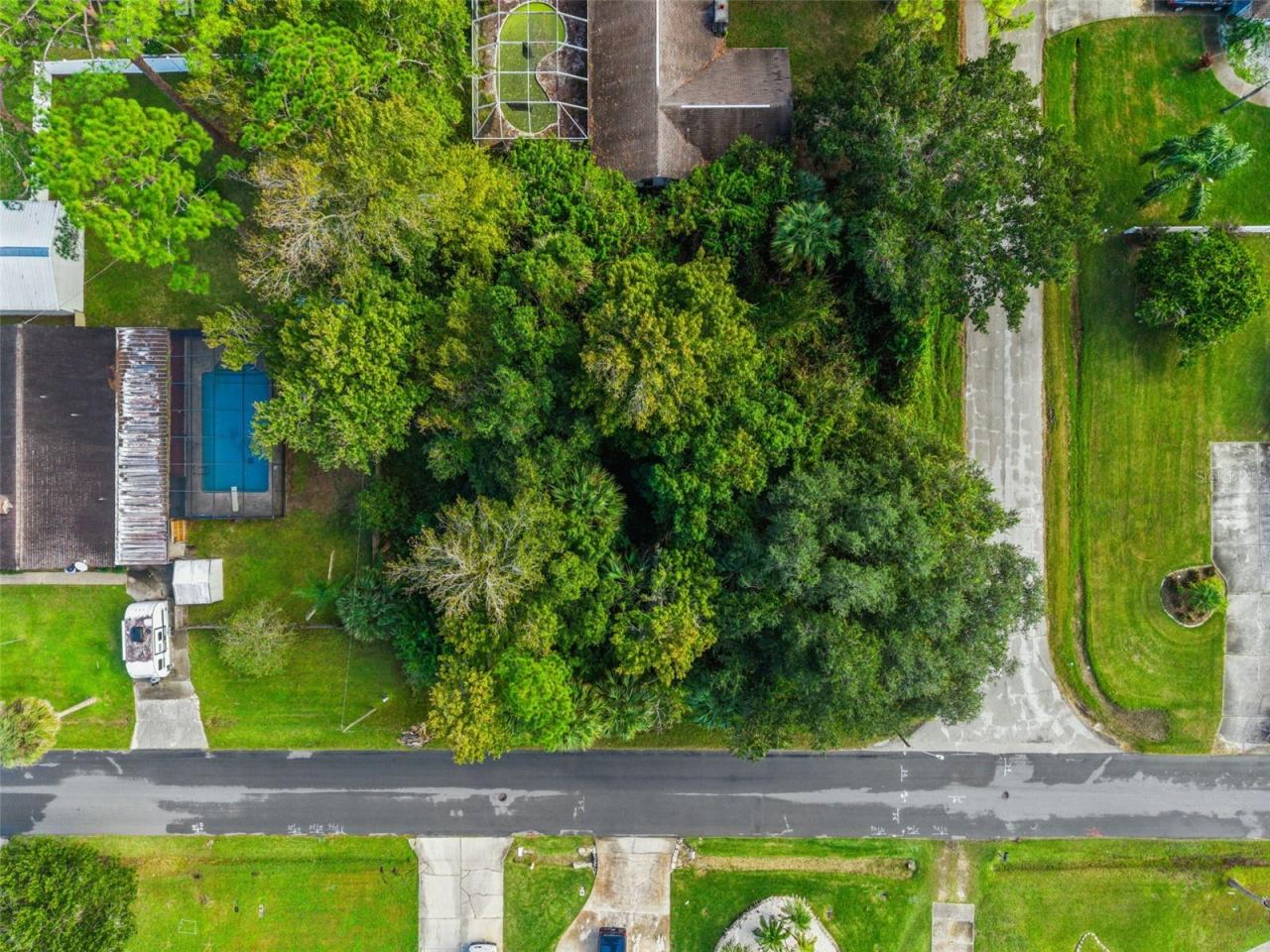 Photo 5 of 2209 Tamarind Dr, Edgewater, FL 32141