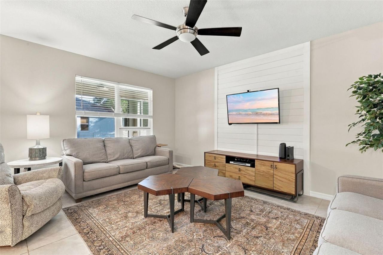 Photo 4 of 704 Red Hawk Ln, Deltona, FL 32725
