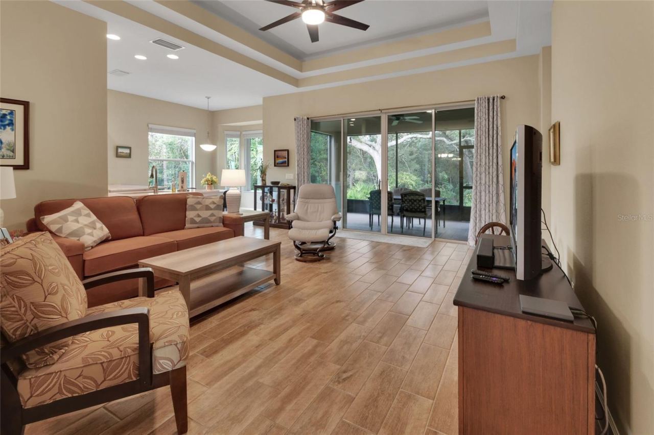 Photo 4 of 603 Newhall Ln, Debary, FL 32713