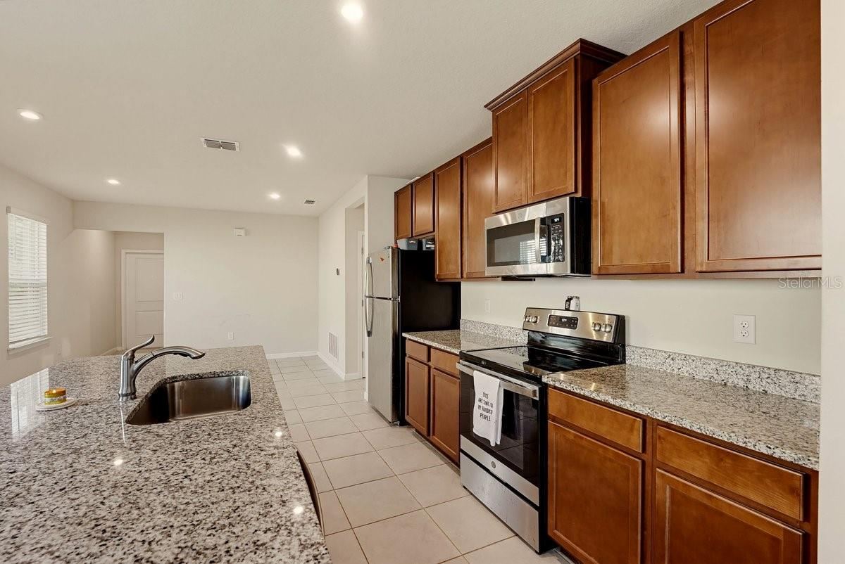 Photo 4 of 5142 Grand Teton Ct, Deland, FL 32724