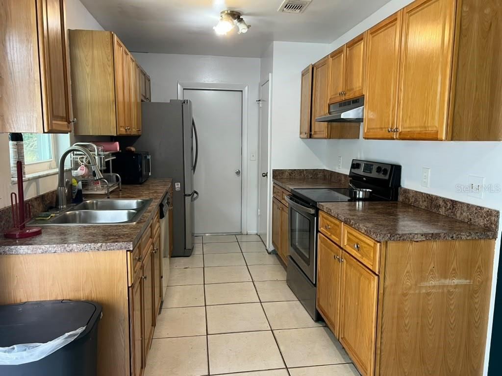 Photo 4 of 12849 Montana Woods Ln, Orlando, FL 32824
