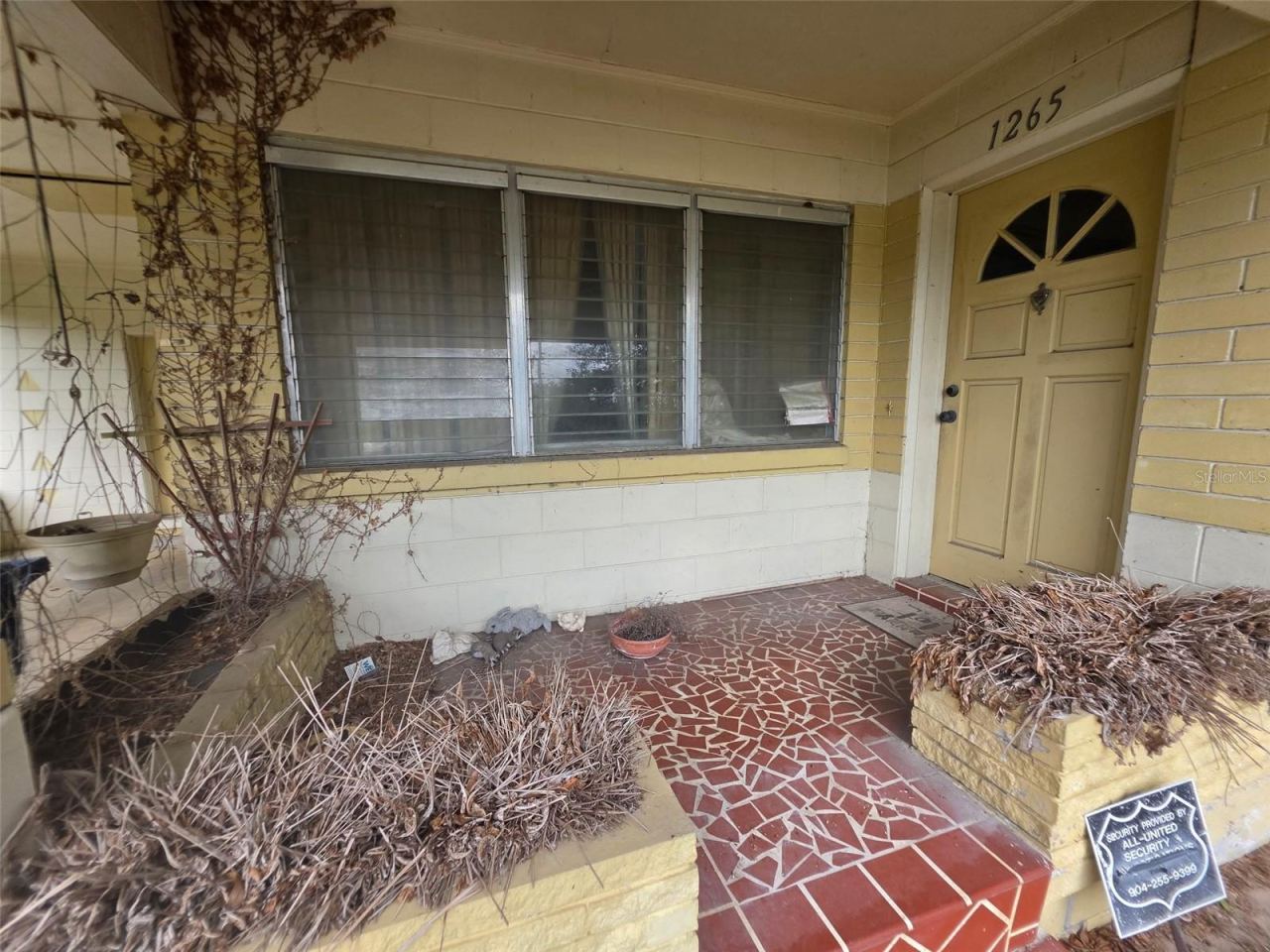 Photo 2 of 1265 E Minnesota Ave, Deland, FL 32724