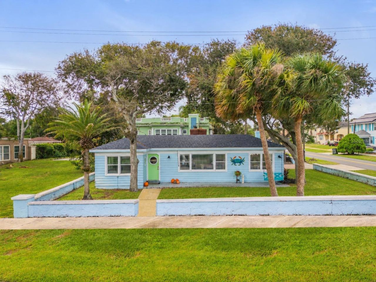 Photo 2 of 731 N Oleander Ave, Daytona Beach, FL 32118