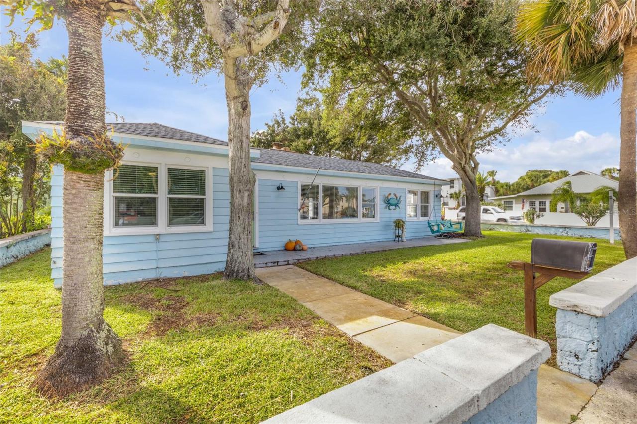 Photo 3 of 731 N Oleander Ave, Daytona Beach, FL 32118