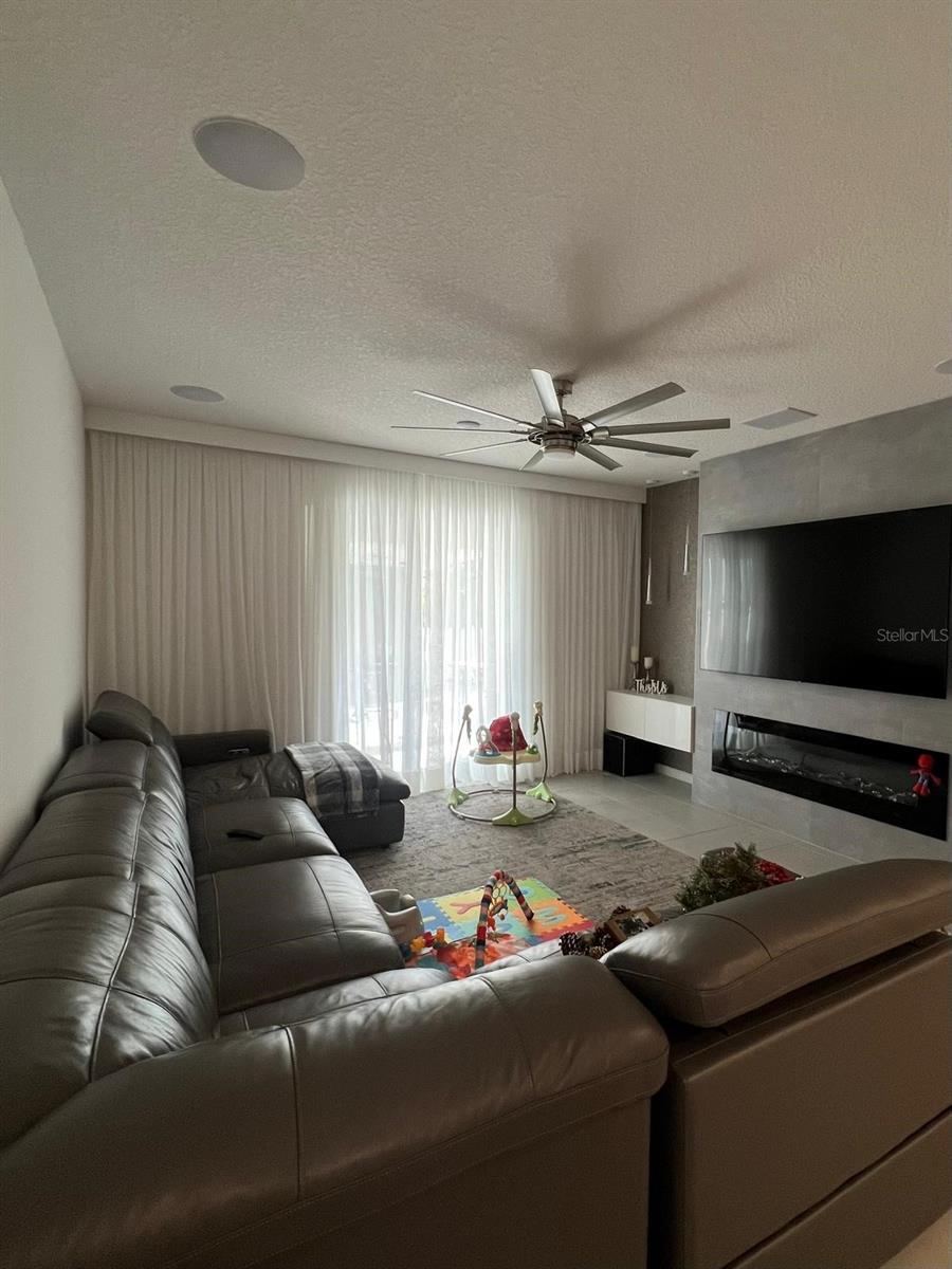 Photo 4 of 731 Birch Hollow Dr, Apopka, FL 32703