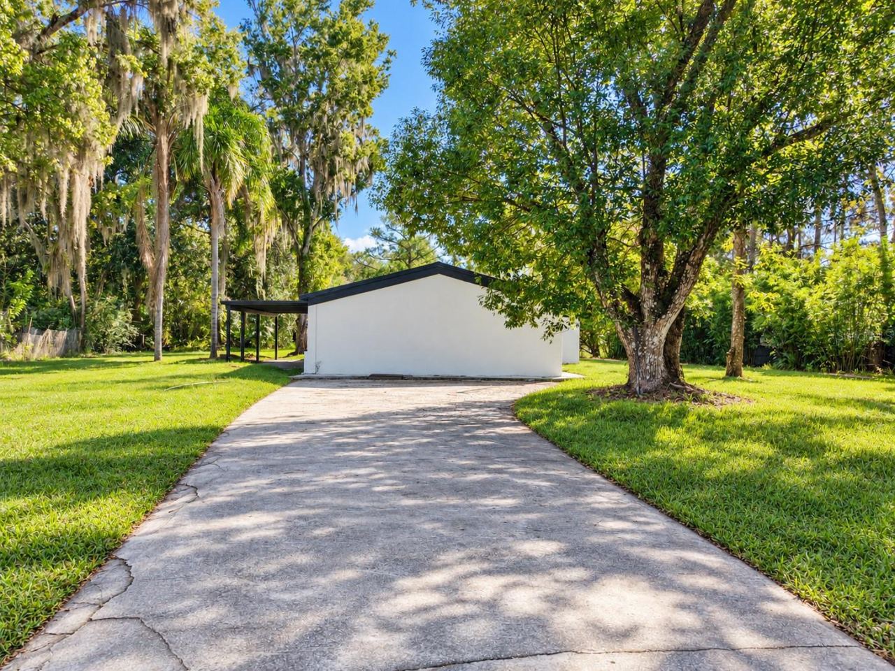 Photo 3 of 2765 N 6th St, Orlando, FL 32820