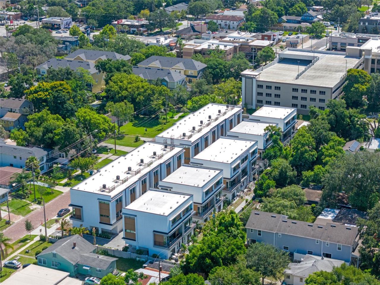 Photo 2 of 48 W Harding St #a, Orlando, FL 32806