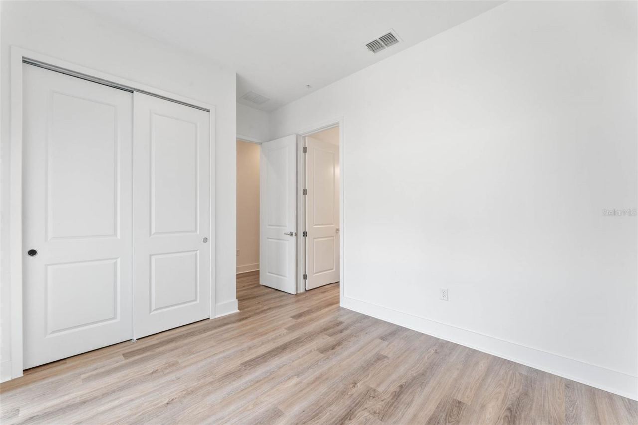 Photo 5 of 38 W Harding St #e, Orlando, FL 32806