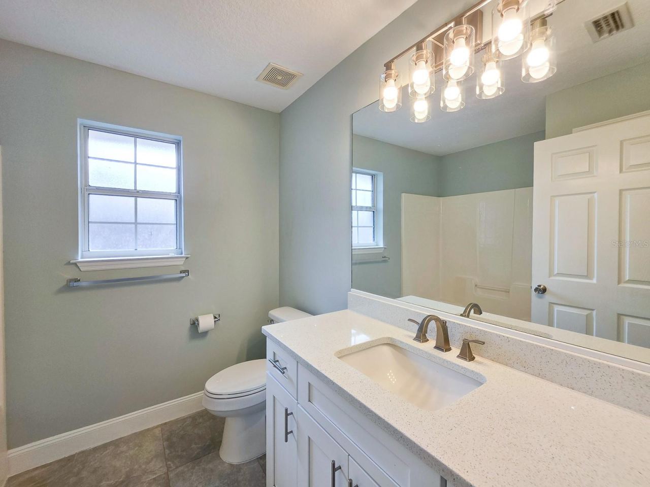 Photo 5 of 4 Llowick Ct, Palm Coast, FL 32164
