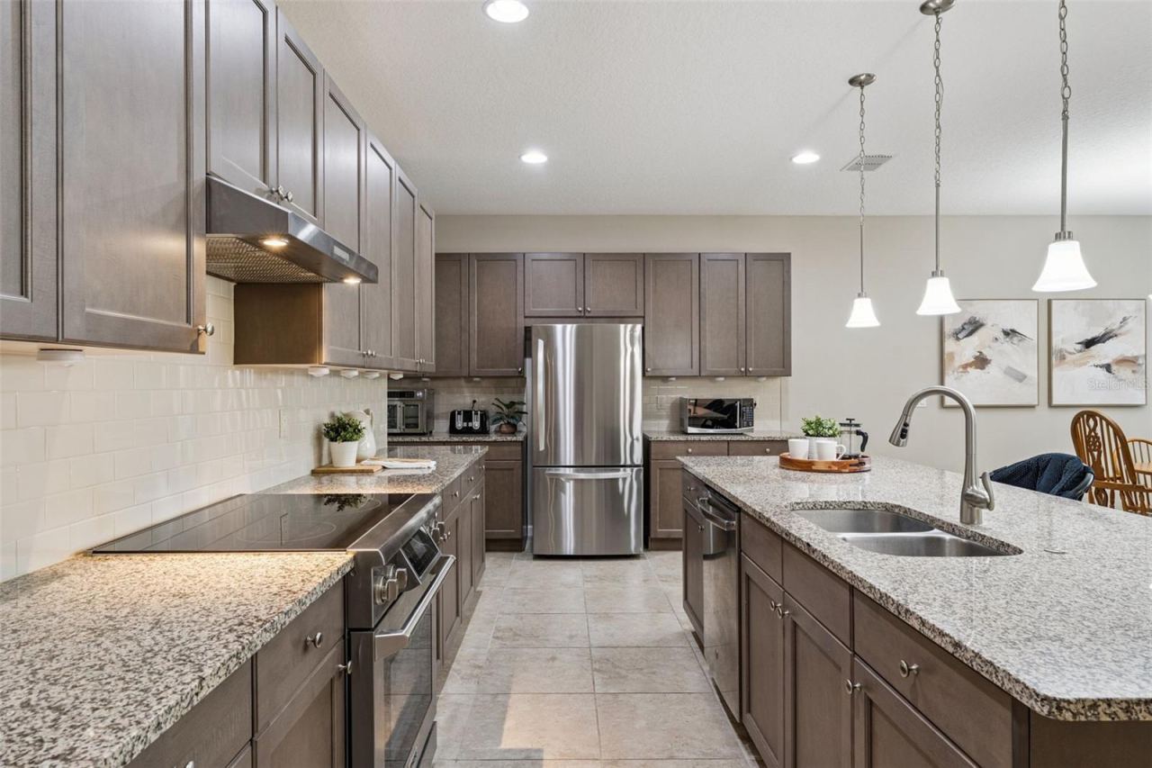 Photo 5 of 984 Avery Meadows Way, Deland, FL 32724