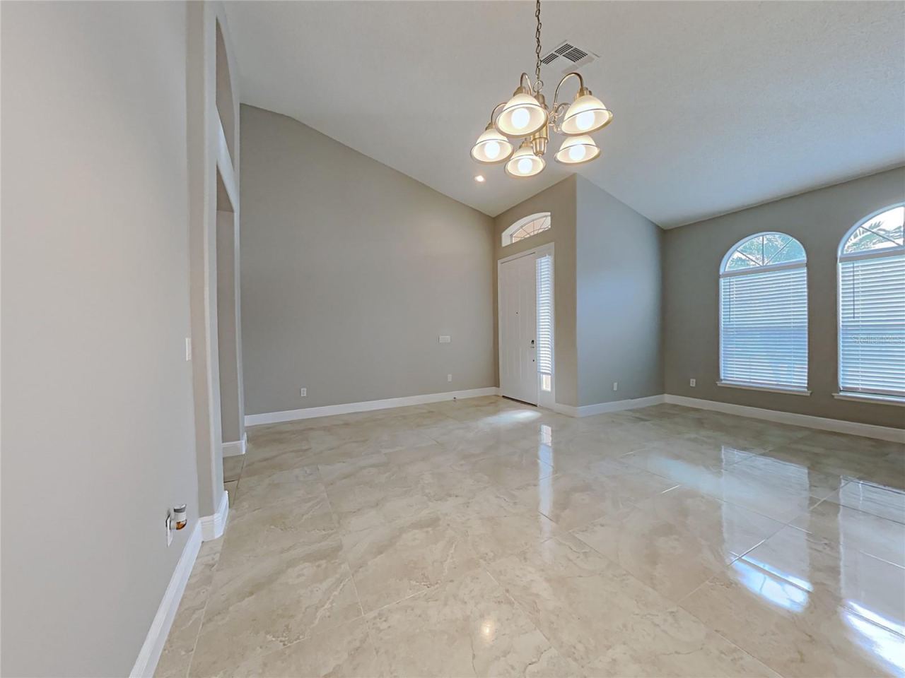 Photo 3 of 2053 Cedar Garden Dr, Orlando, FL 32824