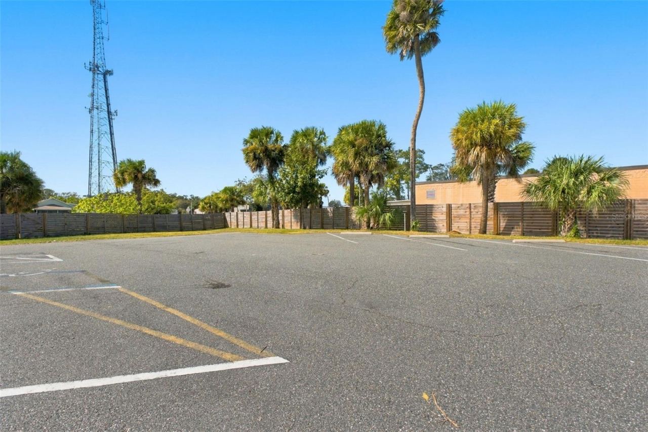 Photo 5 of 128 Ridgewood Ave, Holly Hill, FL 32117