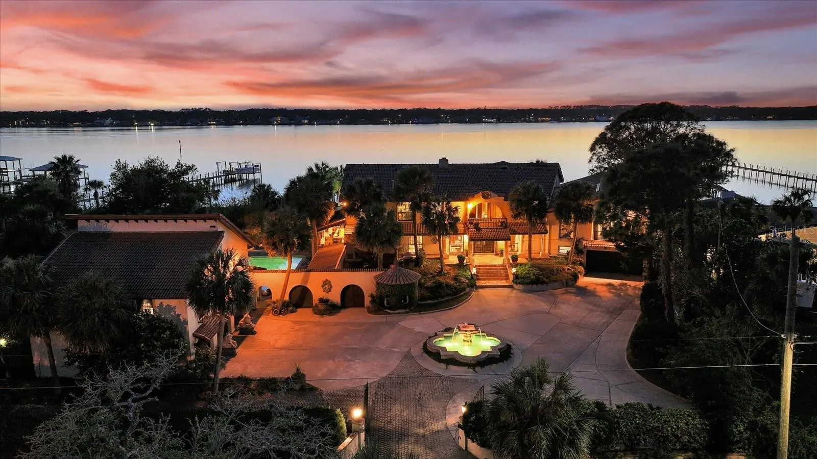 1010 John Anderson Dr, Ormond Beach FL