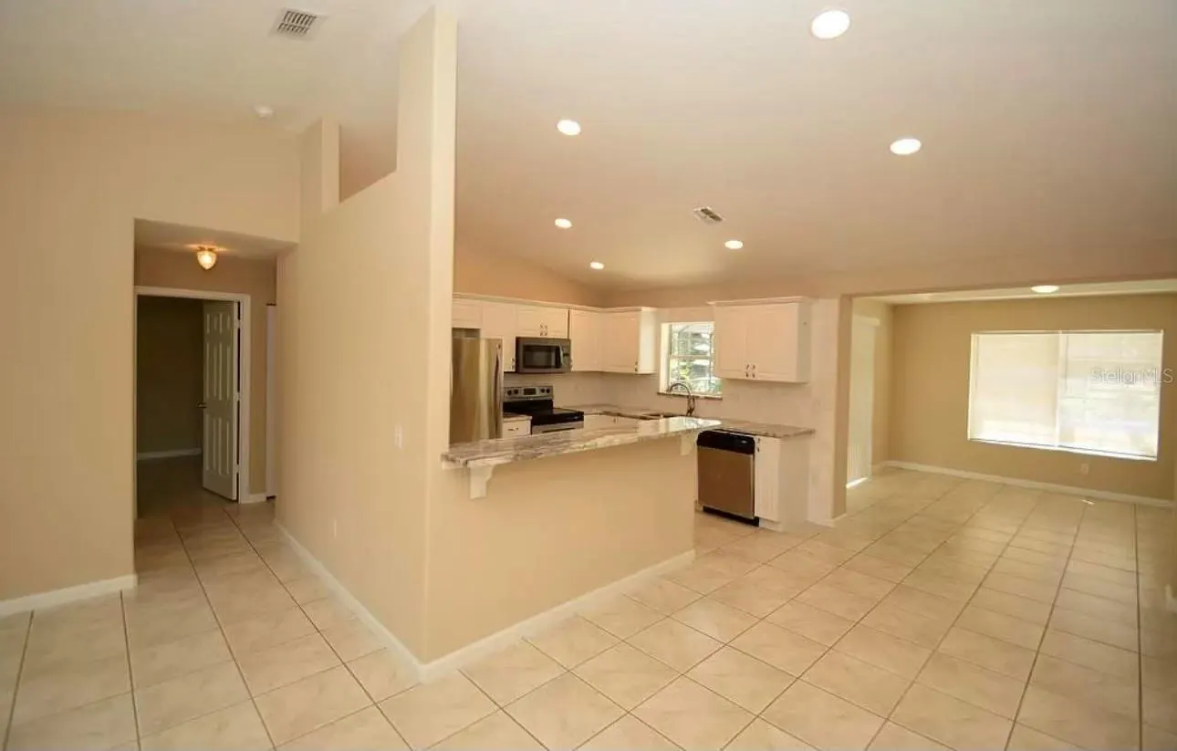 142 Rolling Sands Dr photo 3