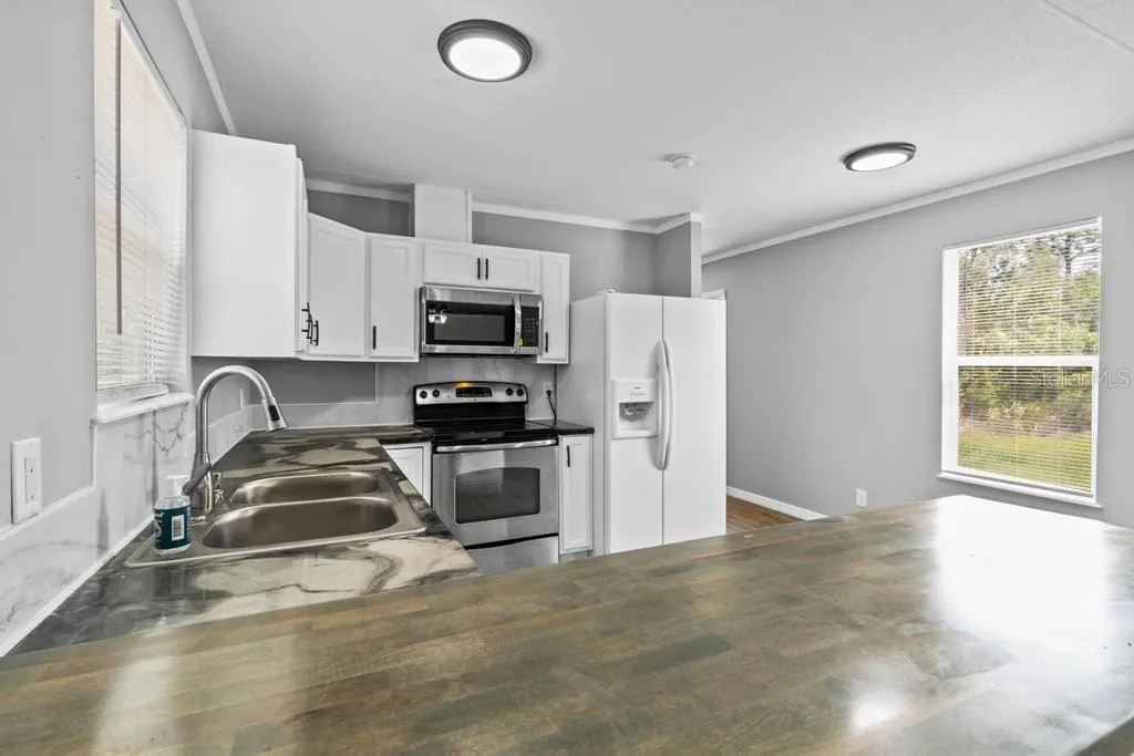174 Union Ave photo 3