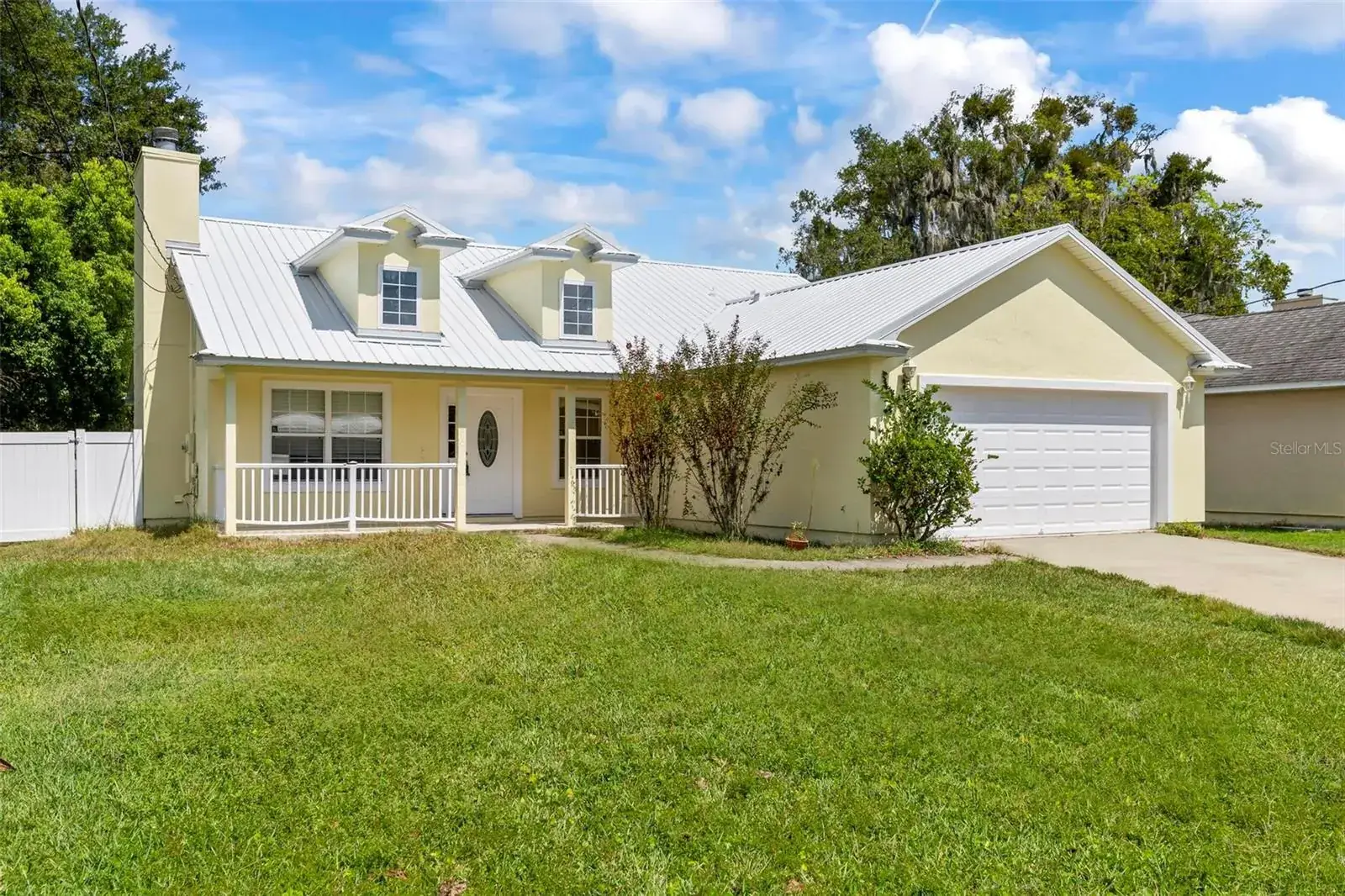 212 W Vivian Dr, Hastings FL