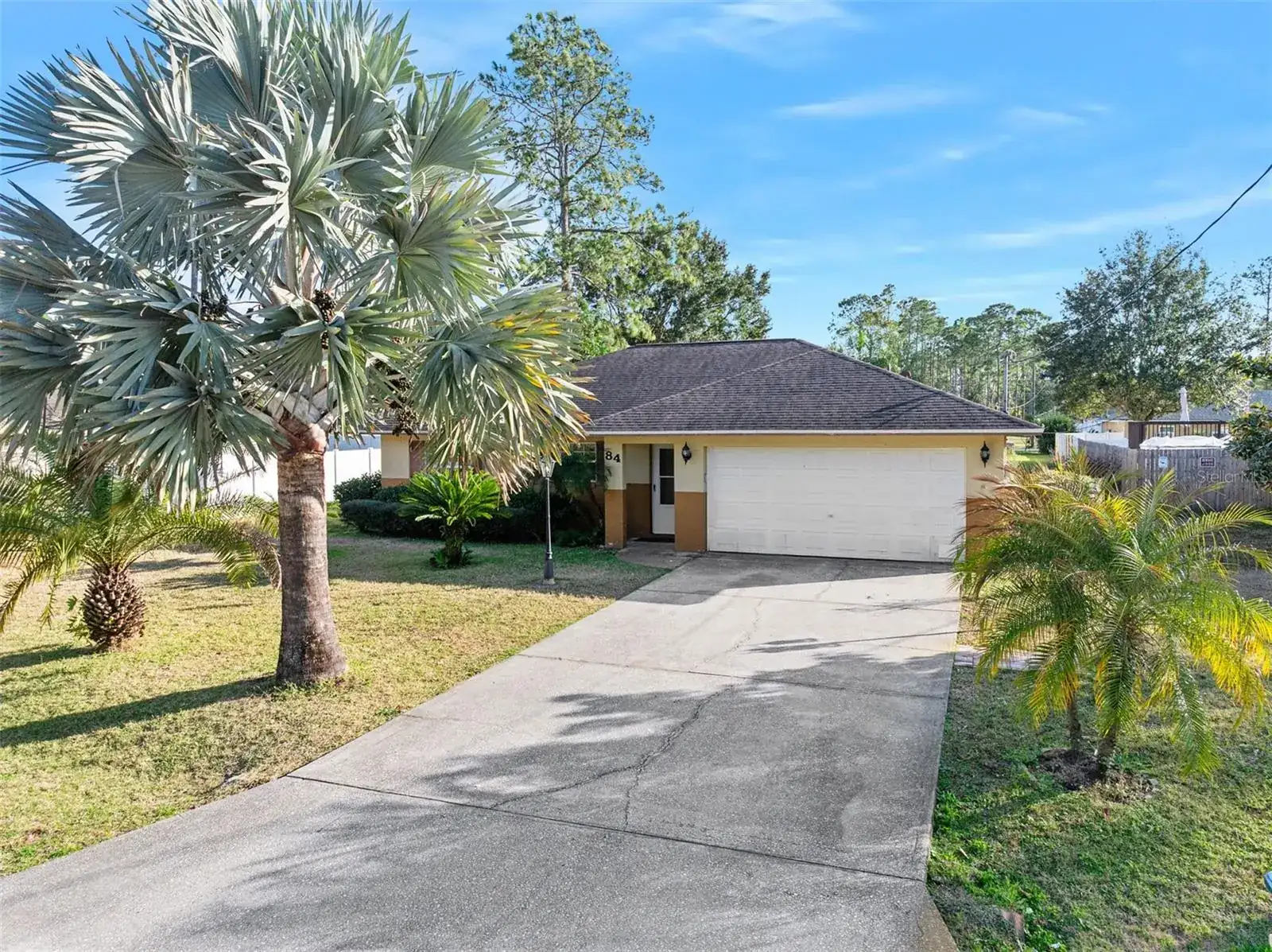 84 Raemoor Dr photo 2
