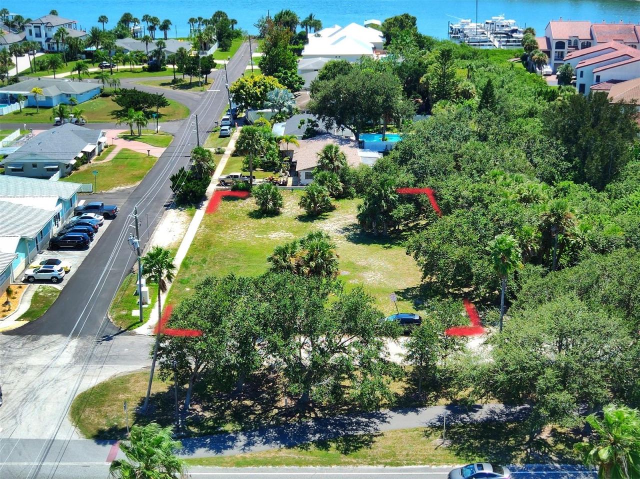 Photo 3 of 102 Desoto Dr, New Smyrna Beach, FL 32169