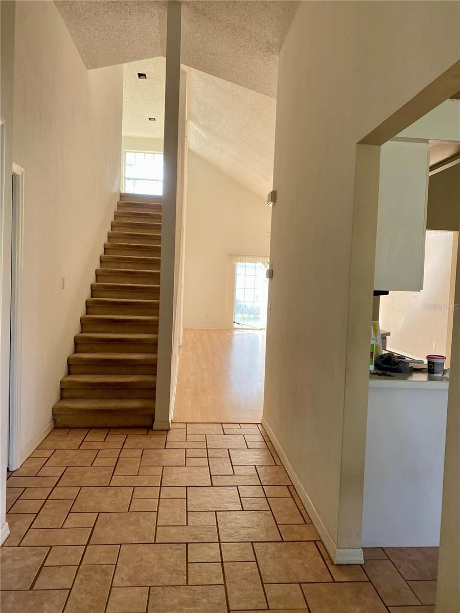 Photo 3 of 101 Braeburn Cir, Daytona Beach, FL 32114